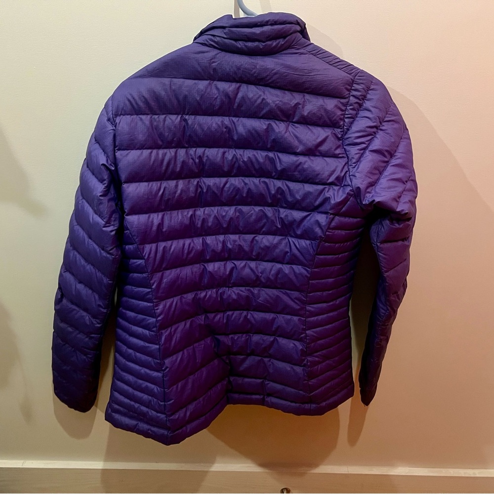 Patagonia Women's Bright Purple Puffer Jacket - Picture 3 of 3